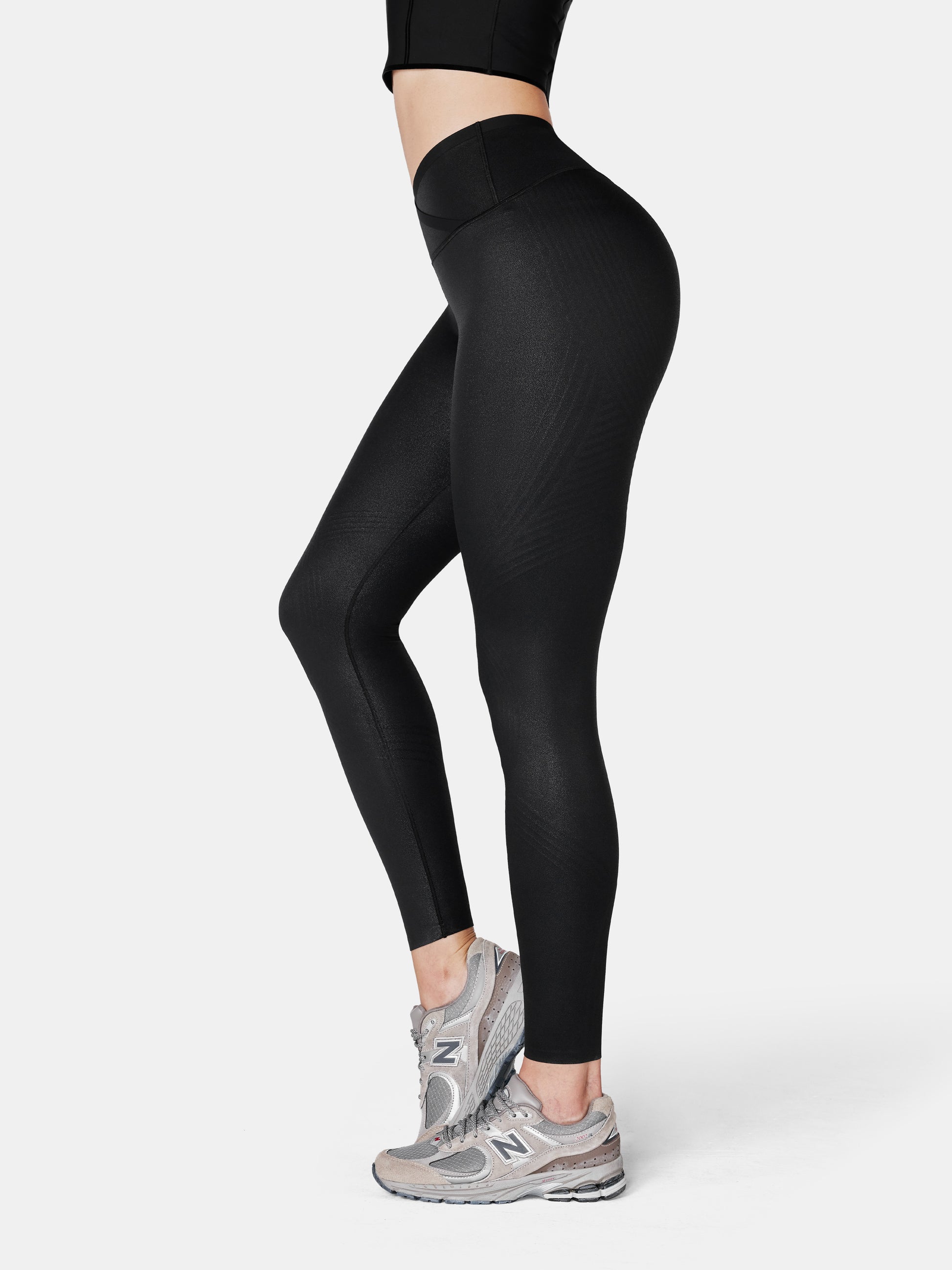 Fanka - Wear our Body Sculpt Leggings to your weekly workout or while  you're running errands. Our gear was made to follow you throughout your  day! ☀️ Discover more here:  ⁠ #