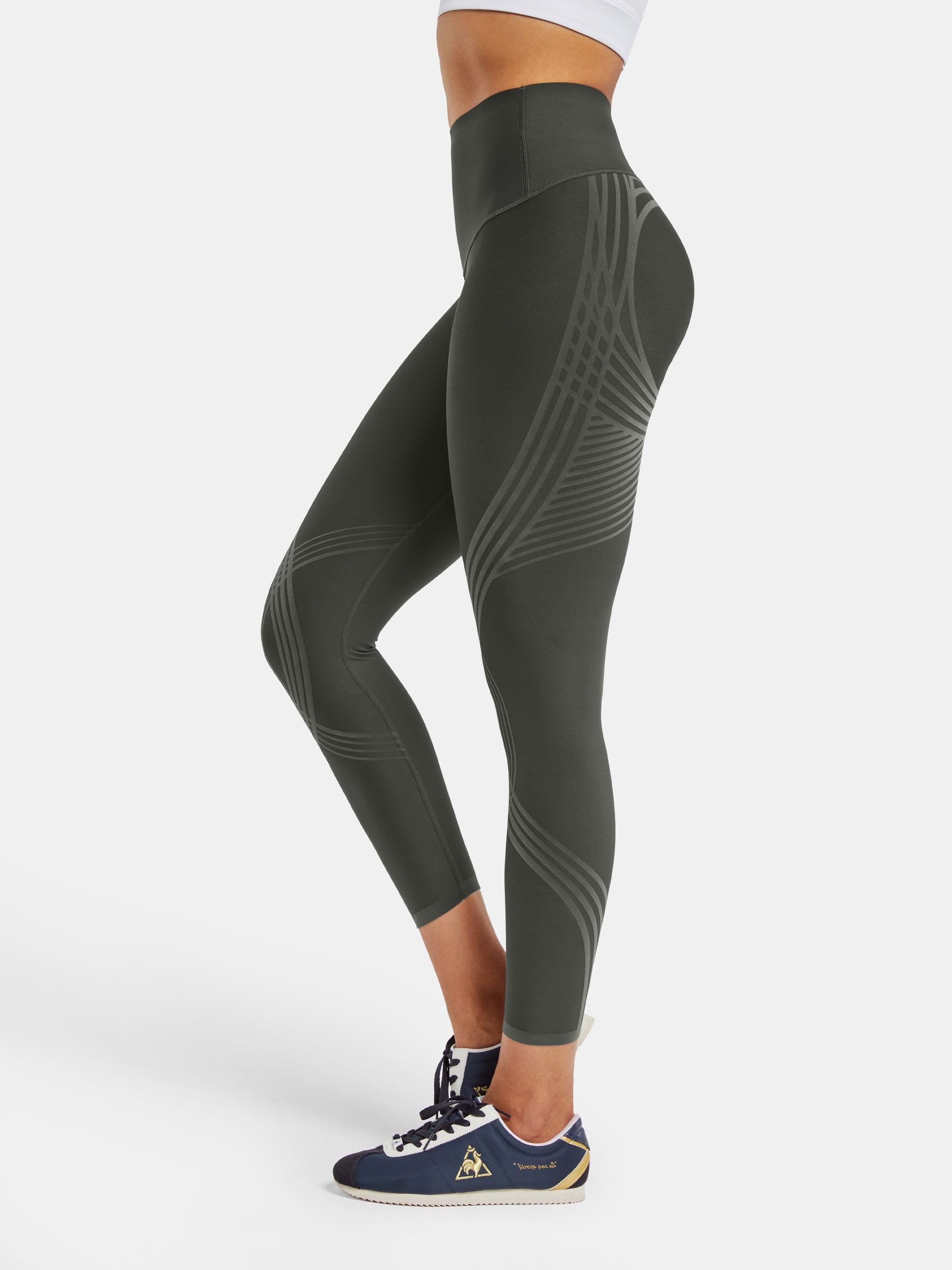 Fanka - Wear our Body Sculpt Leggings to your weekly workout or while  you're running errands. Our gear was made to follow you throughout your  day! ☀️ Discover more here:  ⁠ #