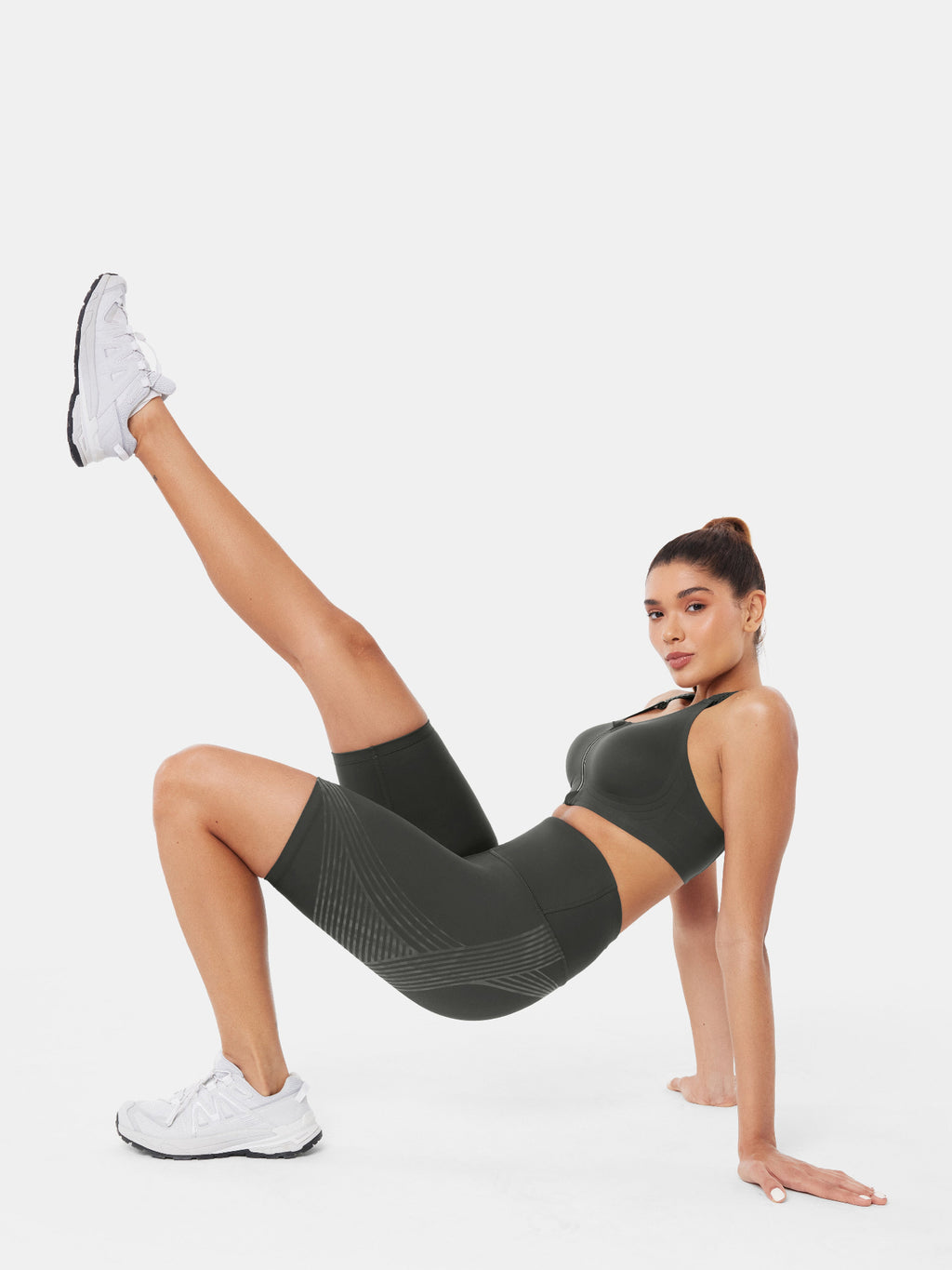 Body Sculpt Side Pocket 9" Biker Shorts (Reversible Wear)