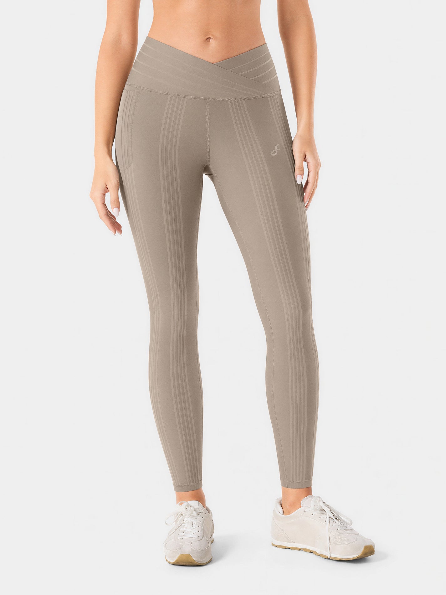 PowerBand Resistance V-Waist Leggings (Reversible Wear)